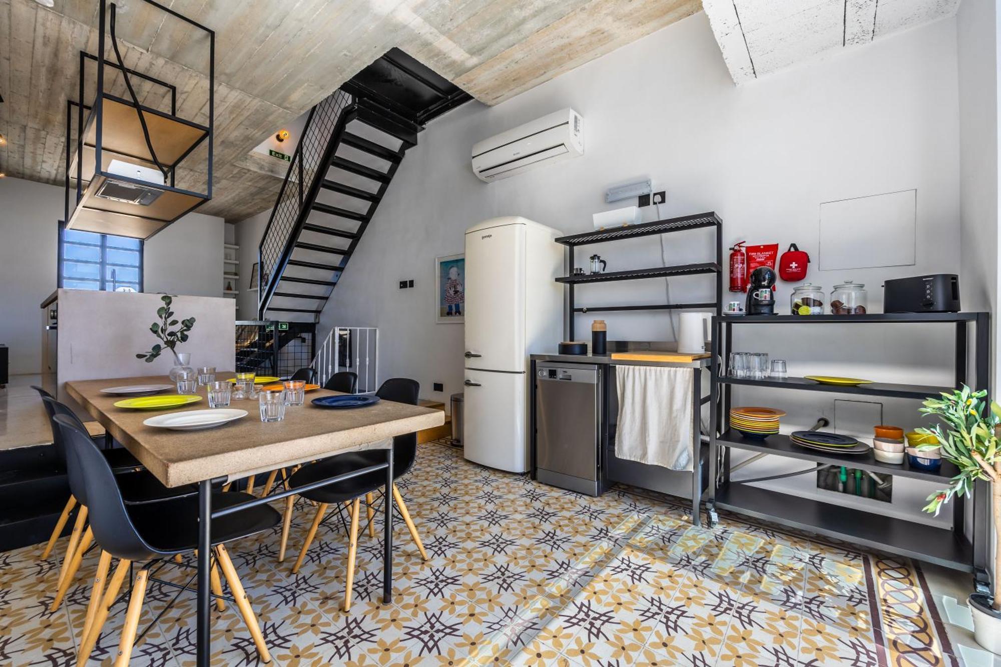 Charming & Elegant Townhouse In Malta Holiday home *
